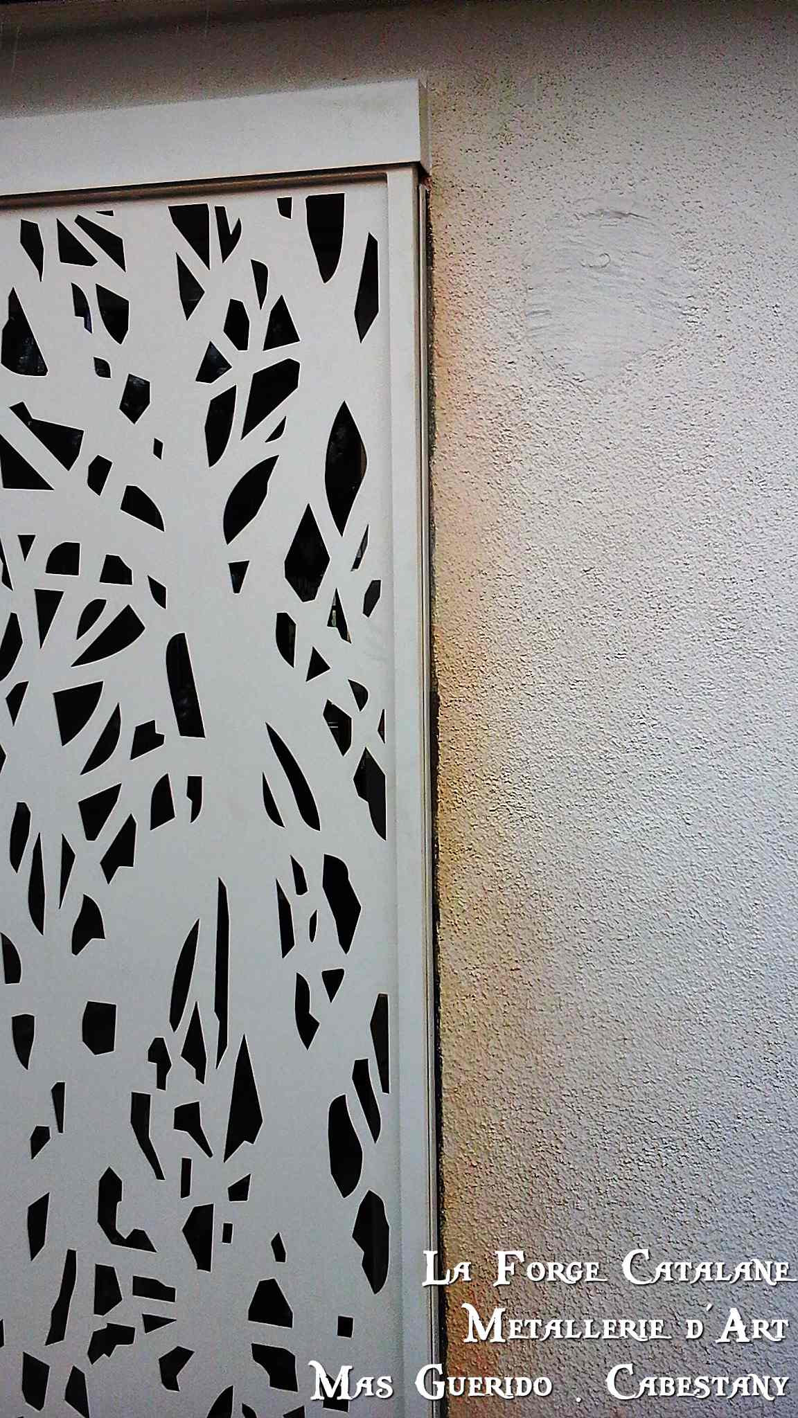 grille coulissante rail capotage decoupe laser fer Forge Catalane Cabestany (4).jpg